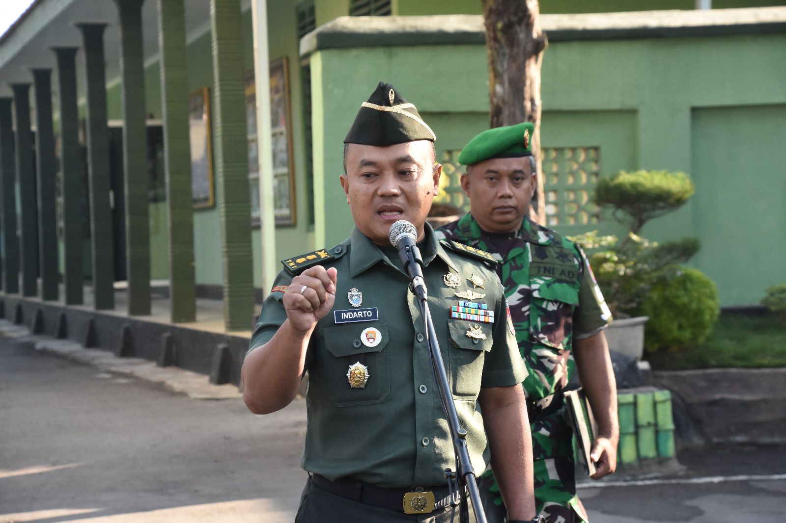 Pimpin Apel Pagi, Letnan Kolonel Kav Indarto Ingatkan Prajurit dan PNS Tentang Disiplin 